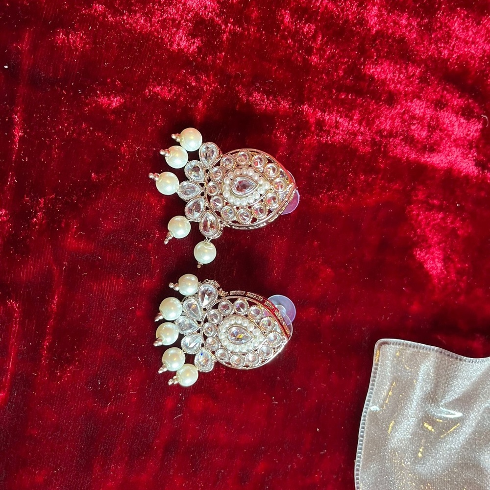 Jewellery - Picture 16 of 16